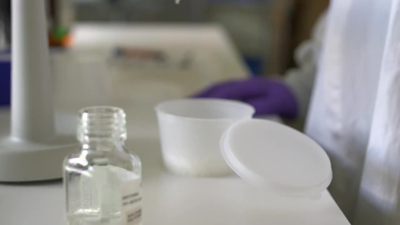 thumbnail video image 2 of Boiron Petroleum 30C, Homeopathic Medicine for Chapped or Cracked Fingertips, 80 Pellets, 2 of 3