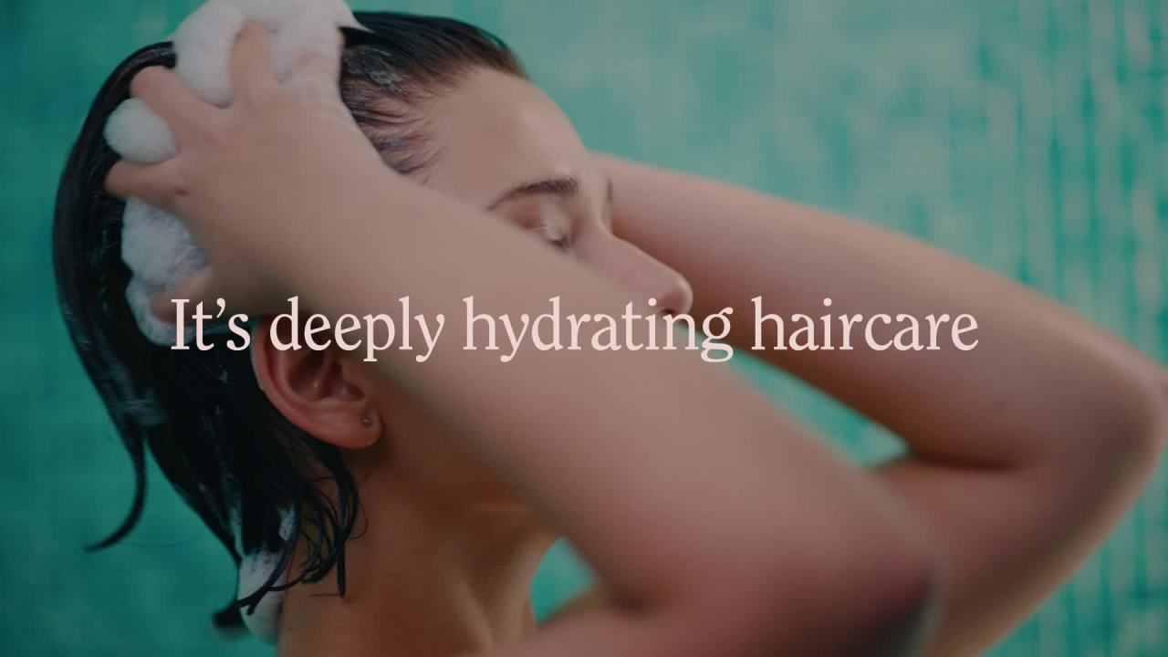 thumbnail video image 3 of Suave Hyaluronic Infusion Moisturizing Shampoo for Dry Dehydrated Hair, 28 oz, 3 of 10