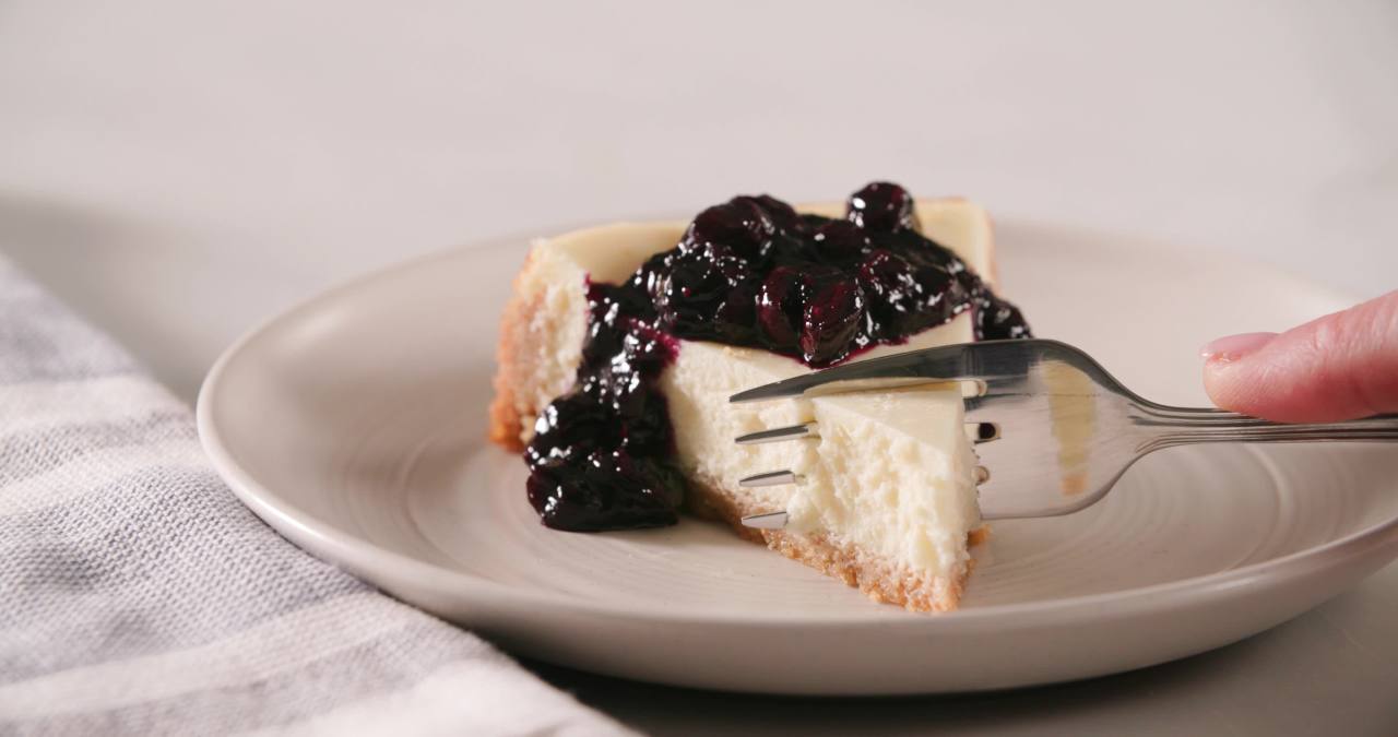 thumbnail video image 2 of Philadelphia No Bake Cheesecake Filling, 1 Tub, for Quick and Easy Desserts, Original, No Artificial Preservatives, Flavors or Dyes, 24.3 oz, 2 of 15