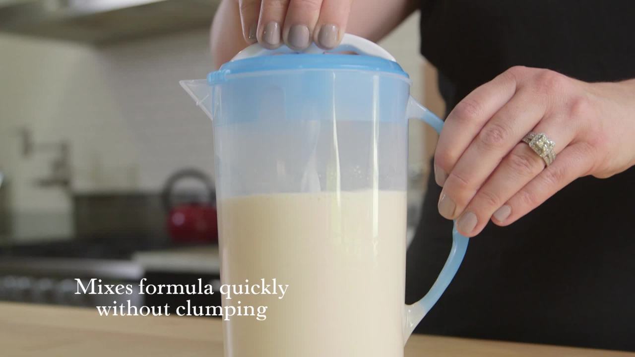 thumbnail video image 2 of Dr. Brown's Formula Mixing Pitcher - 32oz, 2 of 8