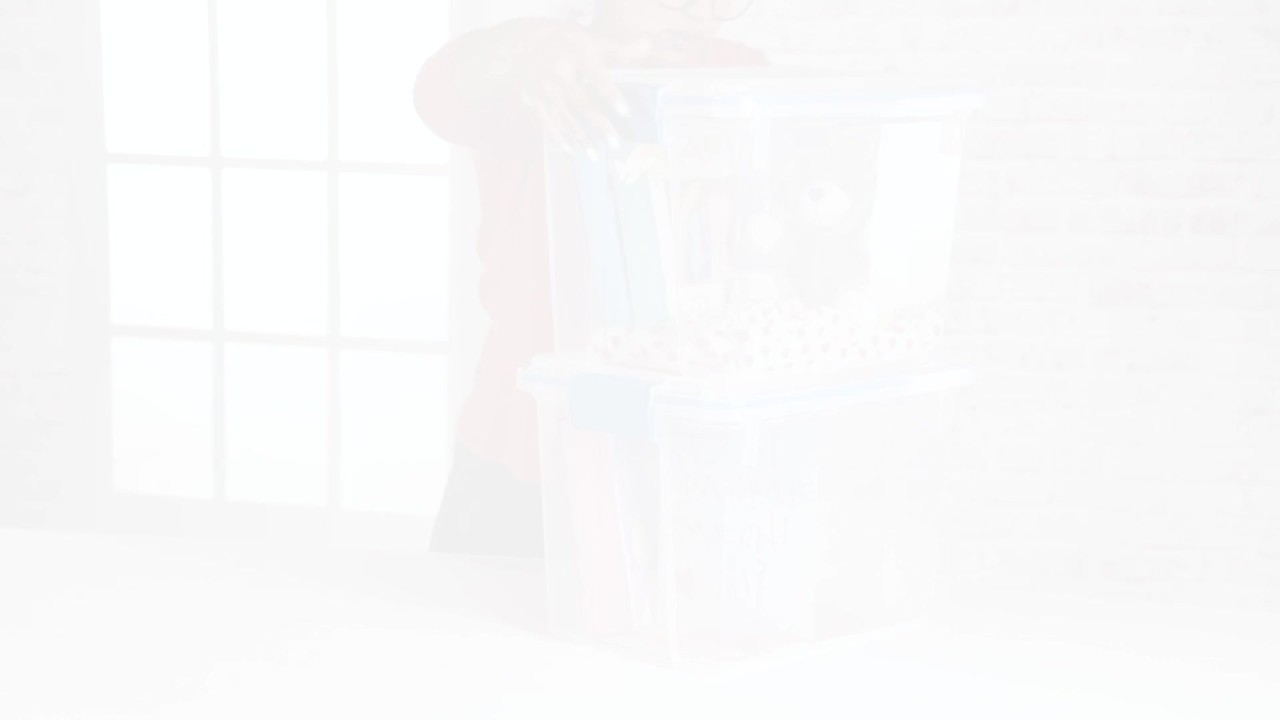 Sterilite 20 Quart Clear Gasket Box with Blue Latches & Gasket