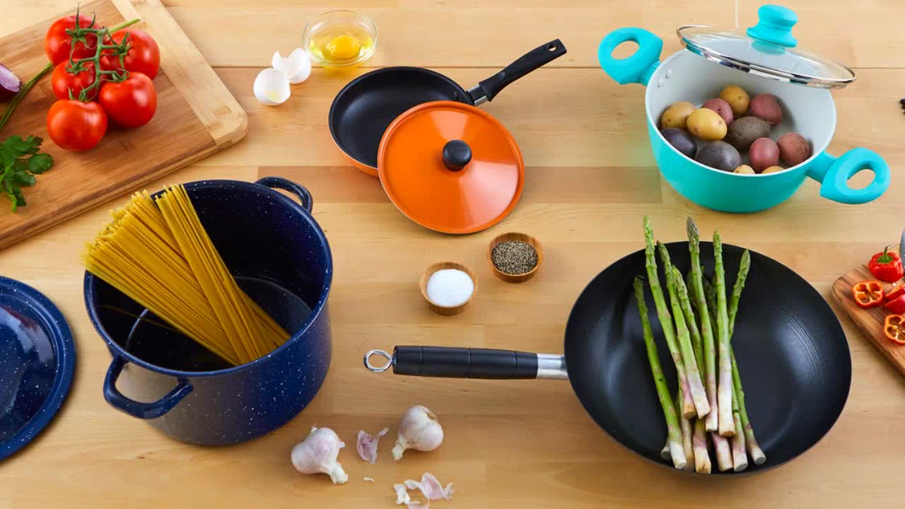 thumbnail video image 2 of IMUSA 6.0qt Enamel Stock Pot, Blue, 2 of 10