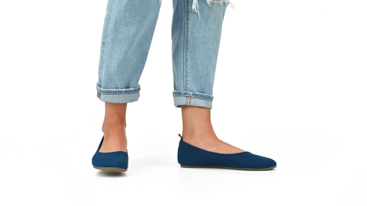 thumbnail video image 2 of Journee Women's Jersie Knit Foldable Round Toe Flats, Wide Width Available, 2 of 9