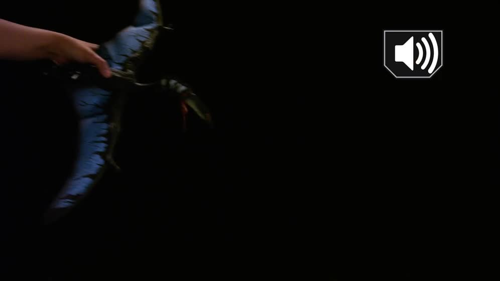 thumbnail video image 2 of Jurassic World Rebirth Quetzalcoatlus Action Figure, Winged Dinosaur Toy with Sound, Aerial Ambush, 2 of 10