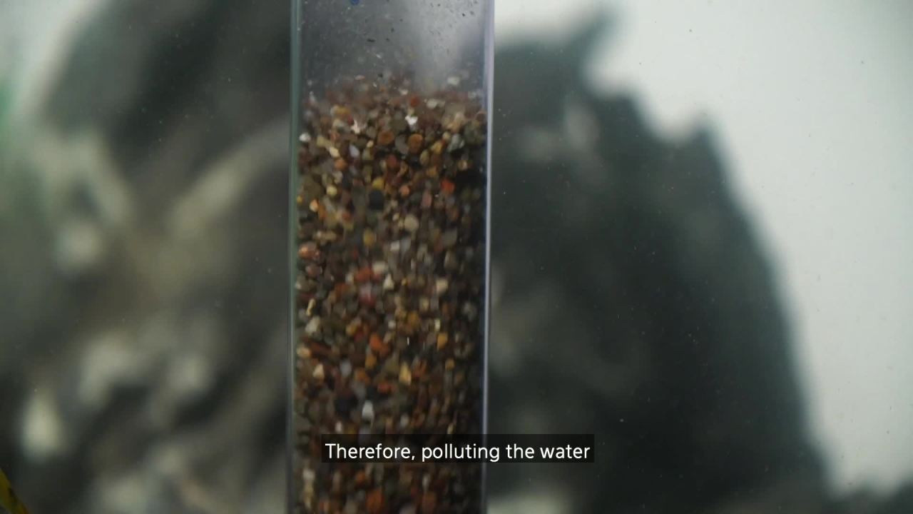 thumbnail video image 2 of Aqueon Aquarium Water Conditioner Bottle 16 Fluid Ounces, 2 of 11