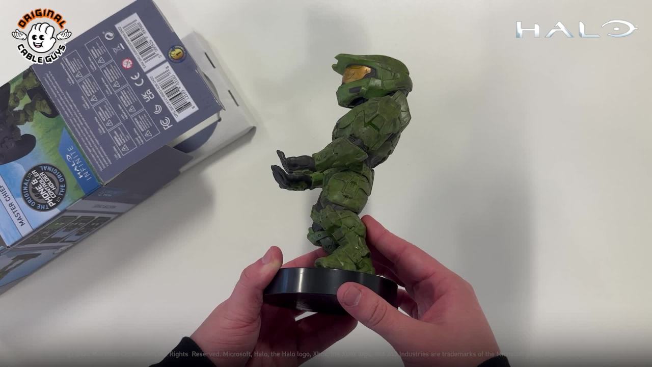 thumbnail video image 2 of Exquisite Gaming: Halo: Master Chief - Mobile Phone & Gaming Controller Holder, Device Stand, Cable Guys, Xbox Licensed Figure, 2 of 9