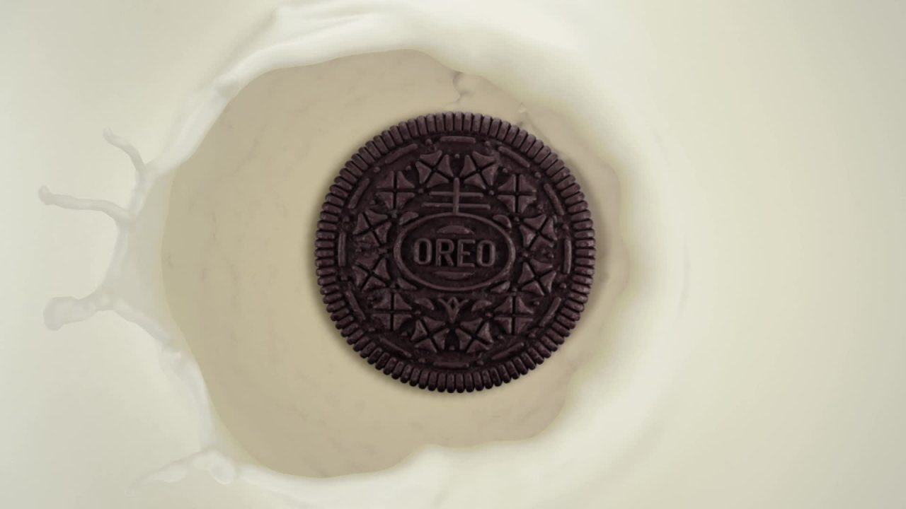 OREO Chocolate Creme Chocolate Sandwich Cookies, Family Size, 18.71 oz