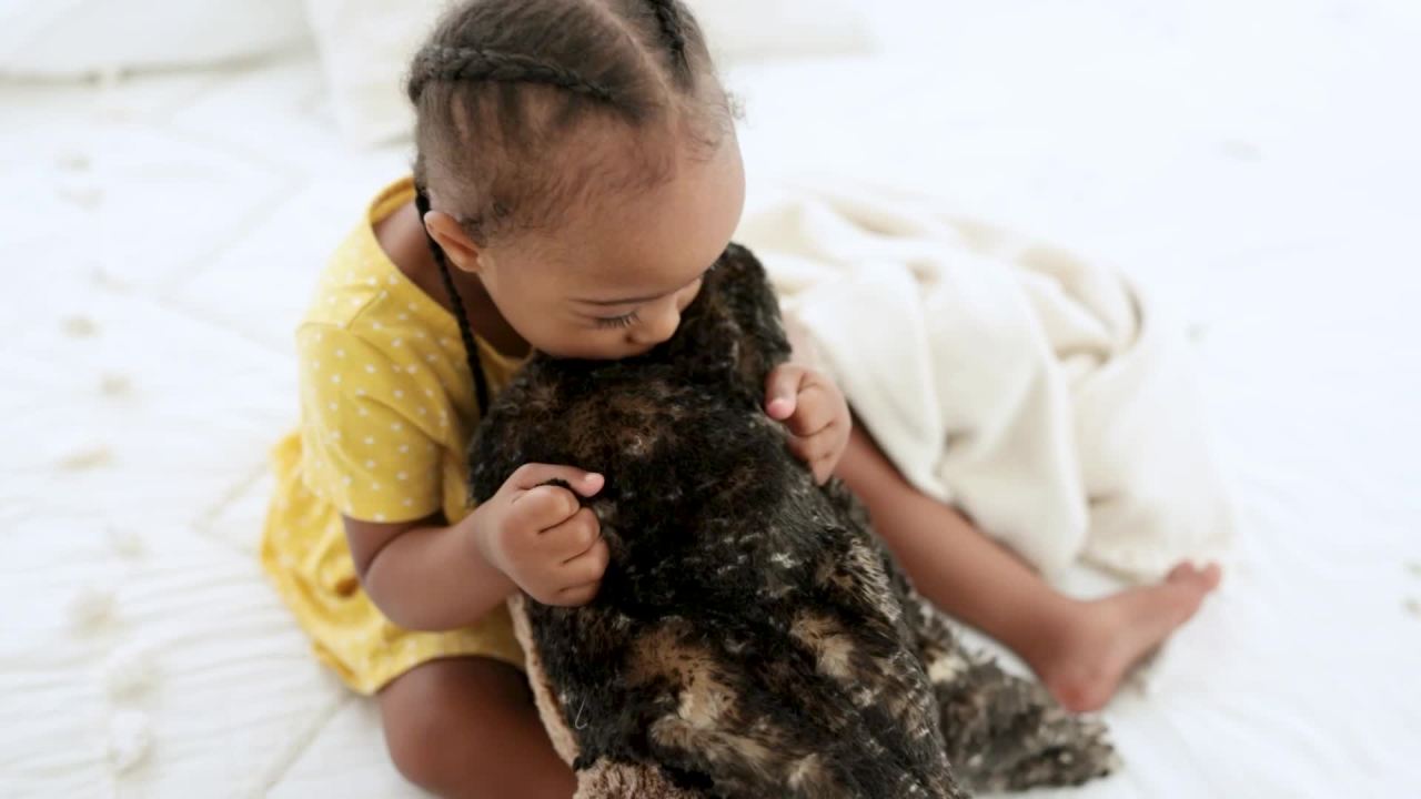 thumbnail video image 2 of Melissa & Doug Giant Owl - Lifelike Stuffed Animal (17 inches tall), 2 of 10