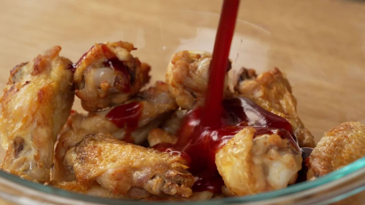 thumbnail video image 2 of Heinz Tomato Ketchup, 32 oz Bottle, 2 of 20