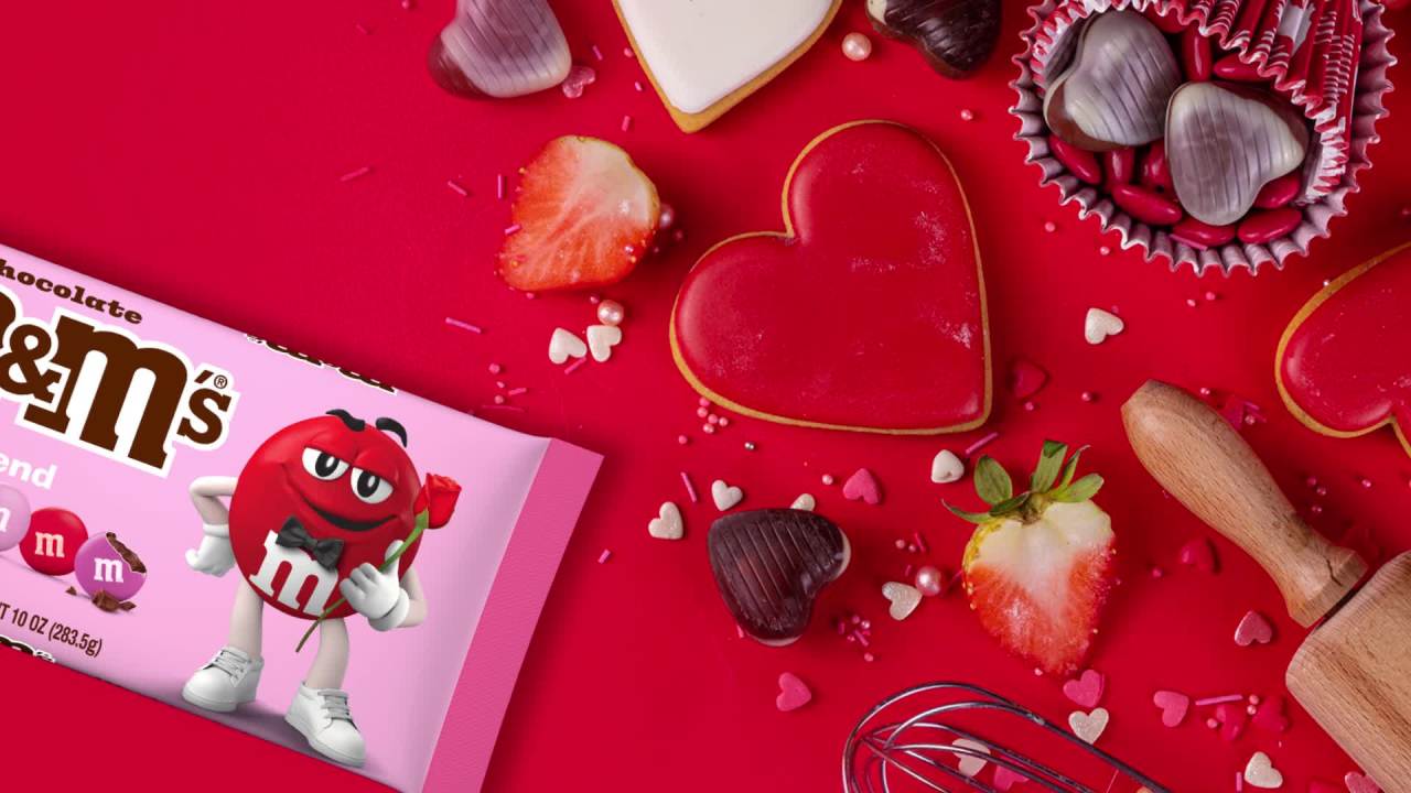 thumbnail video image 2 of M&M's Milk Chocolate Cupid's Blend Valentine's Day Candy - 10 oz Bag, 2 of 15