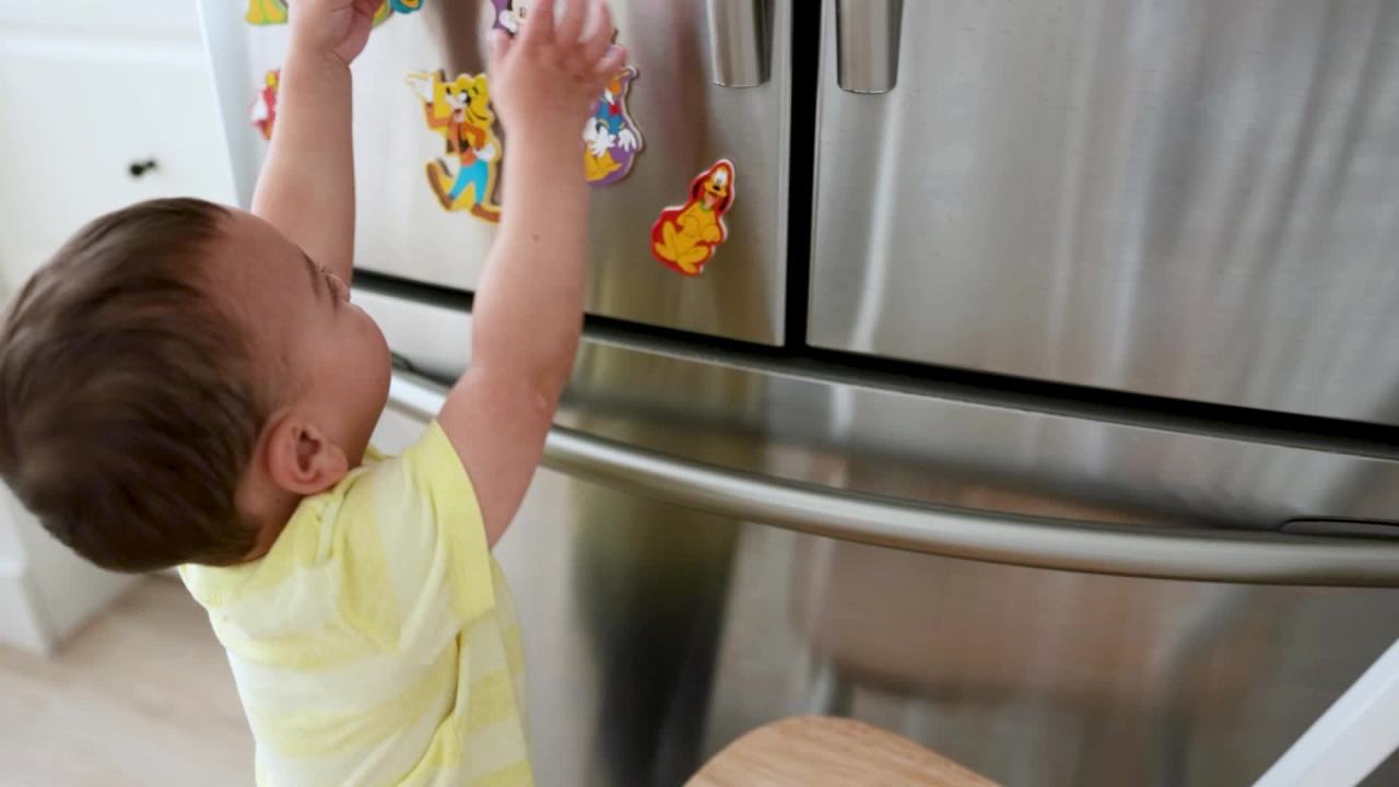 thumbnail video image 2 of Melissa & Doug Disney Mickey Mouse Clubhouse Wooden Character Magnets (20 Pcs), 2 of 10