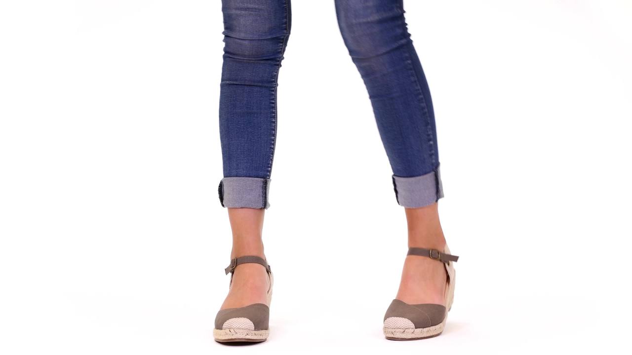 thumbnail video image 2 of Journee Womens Ashlyn Wedge Heel Espadrille Sandals, Widths Available, 2 of 9