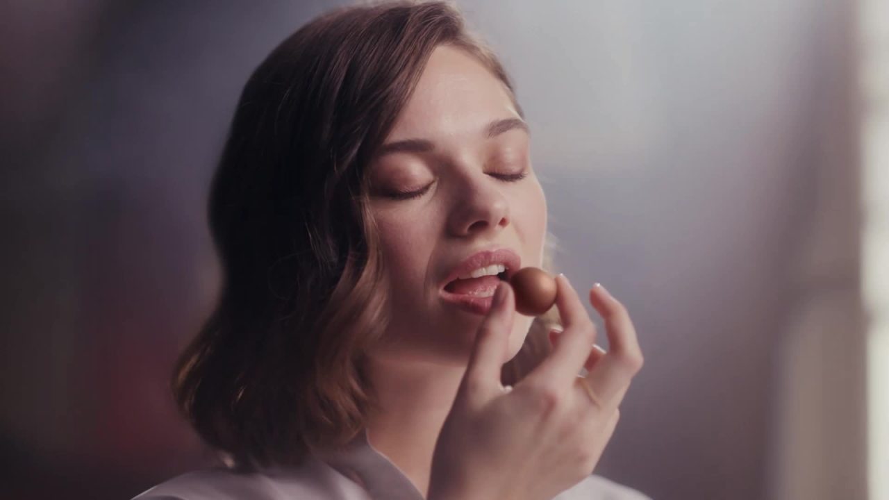 thumbnail video image 2 of Lindt Lindor Milk Chocolate Candy Bag Truffles, 8.5 oz, 2 of 13