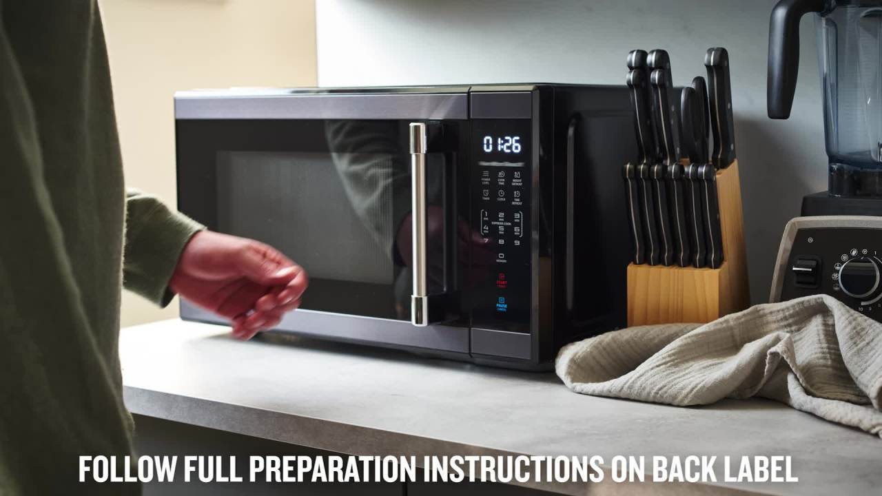 thumbnail video image 2 of Campbell’s Chunky Soup, Ready to Serve Beef Soup with Country Vegetables, 18.8 oz Can, 2 of 16