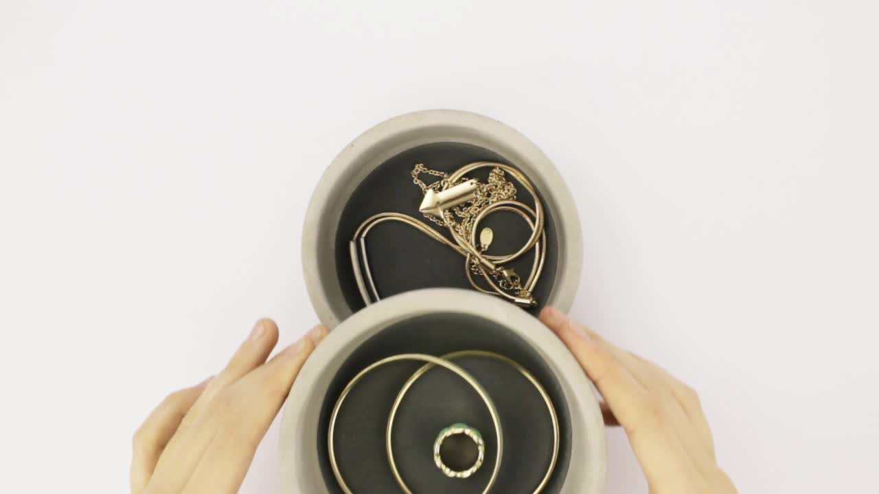 thumbnail video image 2 of Umbra Tesora Two-Tier Jewelry Organizer Storage Box with Removable Lid, 2 of 8