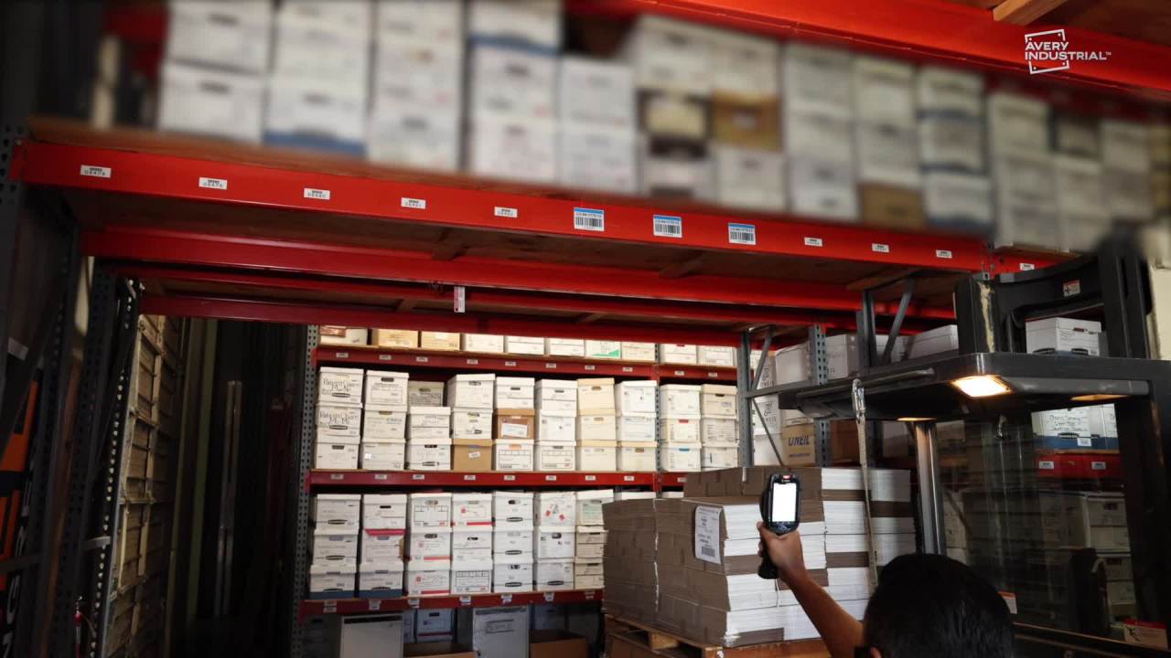 thumbnail video image 2 of Avery Reflective Labels, 3.5" x 5", Silver, 40 Labels (61584), 2 of 10