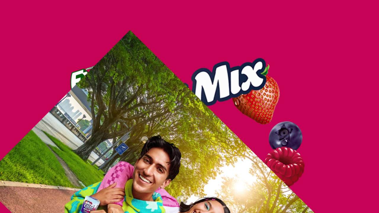 thumbnail video image 2 of Extra Refreshers Berry Mix Sugar Free Chewing Gum - 40 Piece Bottle, 2 of 13