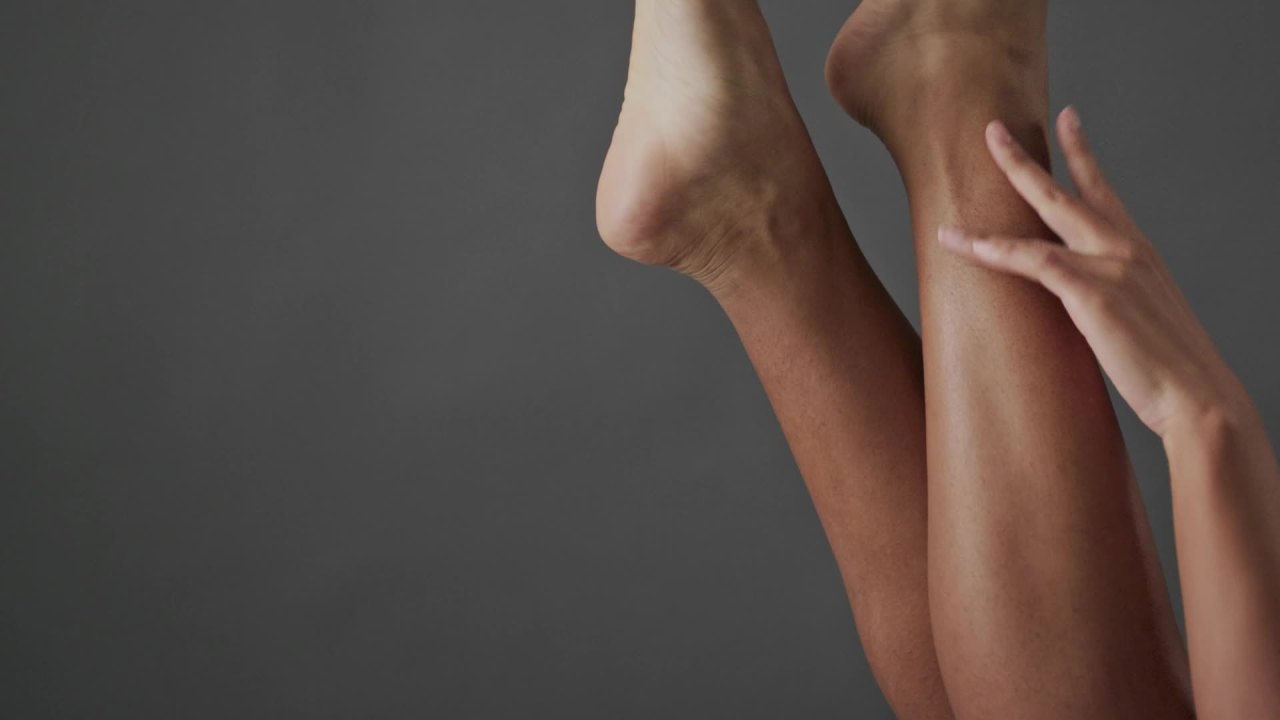 thumbnail video image 2 of Cremo Women's Post Shave Hydration Mist Spray, Coconut Mango Scent, All Skin Types, 5.9 fl oz, 2 of 10