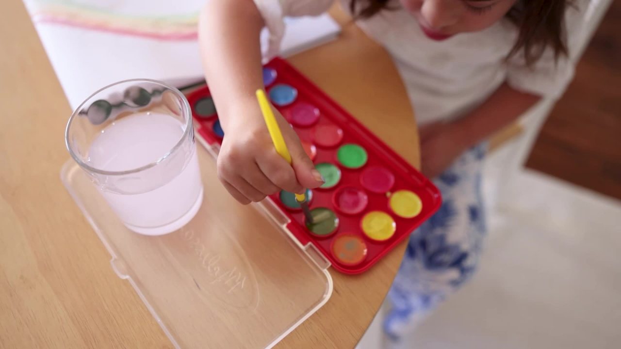 thumbnail video image 2 of Melissa & Doug Large Paint Brush Set With 4 Kids' Paint Brushes, 2 of 10