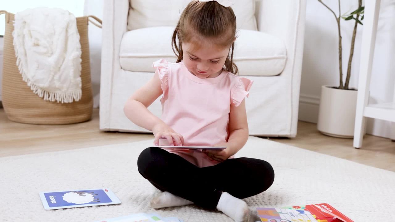thumbnail video image 2 of Melissa & Doug® Ms. Rachel™ First Words Textured Sensory Flashcards Preschool Learning Toy for Boys, Girls - FSC Certified, 2 of 11