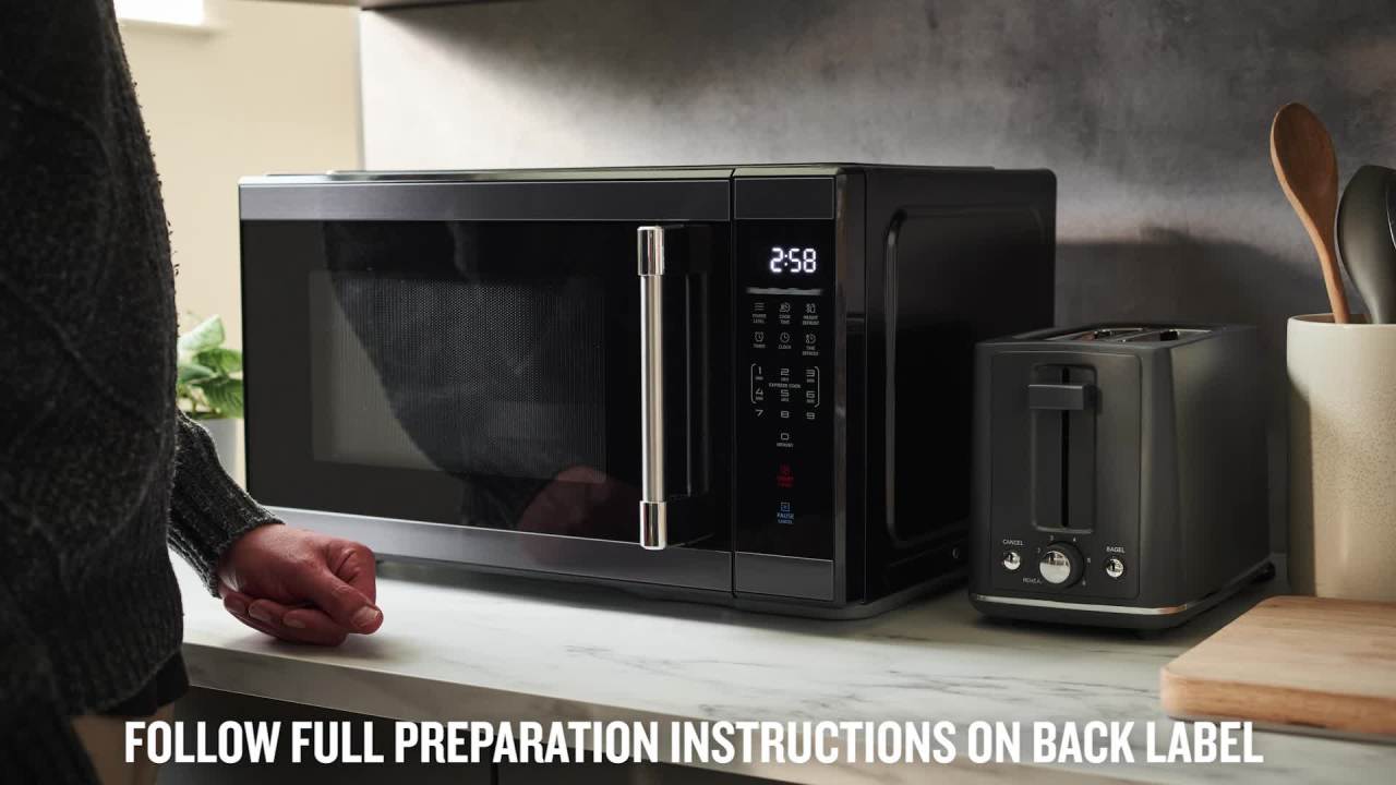 thumbnail video image 2 of Campbell’s Chunky Soup, Ready to Serve Minestrone with Italian Sausage Soup, 18.8 oz Can, 2 of 16