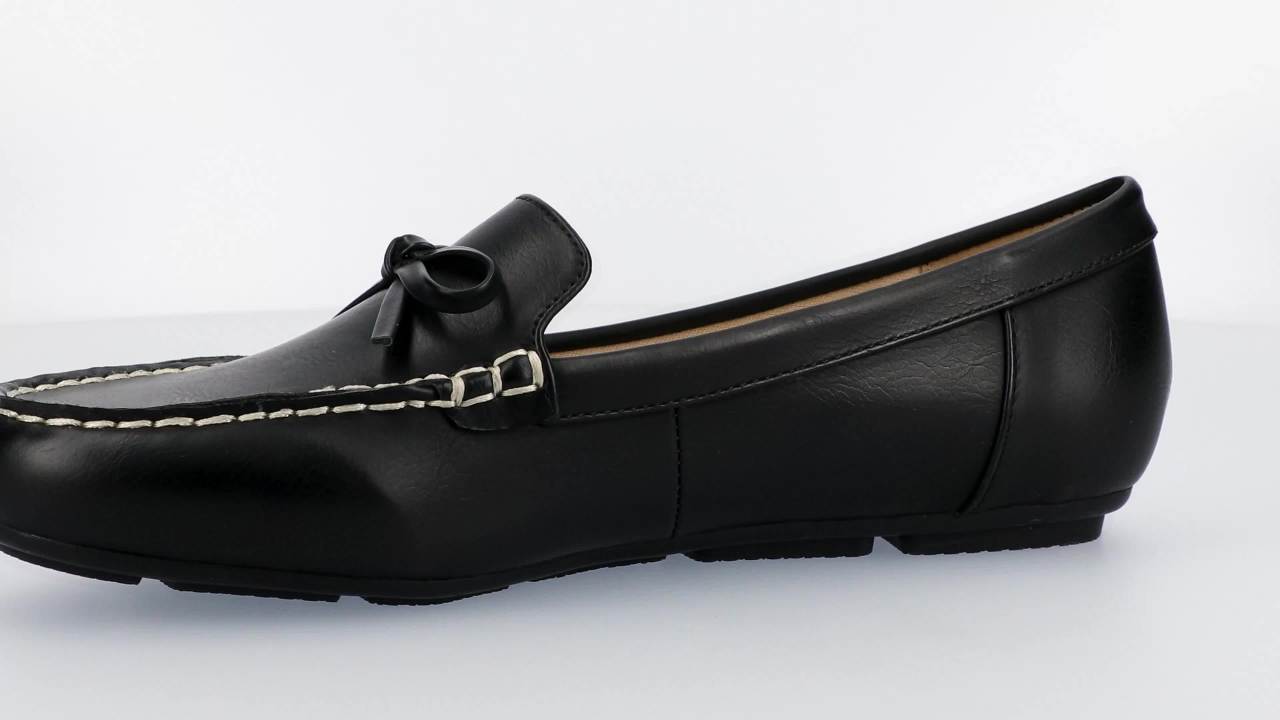 thumbnail video image 2 of Journee Womens Novella Light Weight Flexible Round Toe Comfort Driving Loafer, Widths Available, 2 of 10