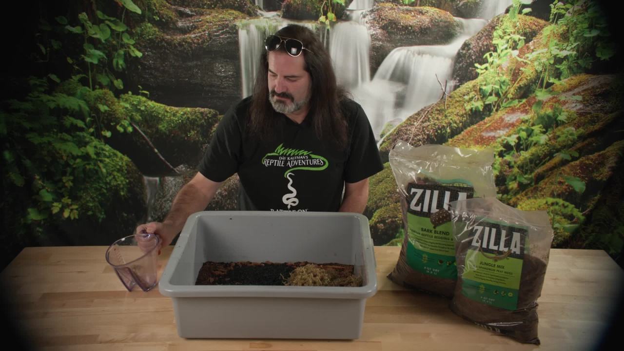 thumbnail video image 2 of Zilla Pet Reptile Terrarium Substrate Bedding, Wood Bark Blend for Reptiles, 24 Quart, 2 of 10