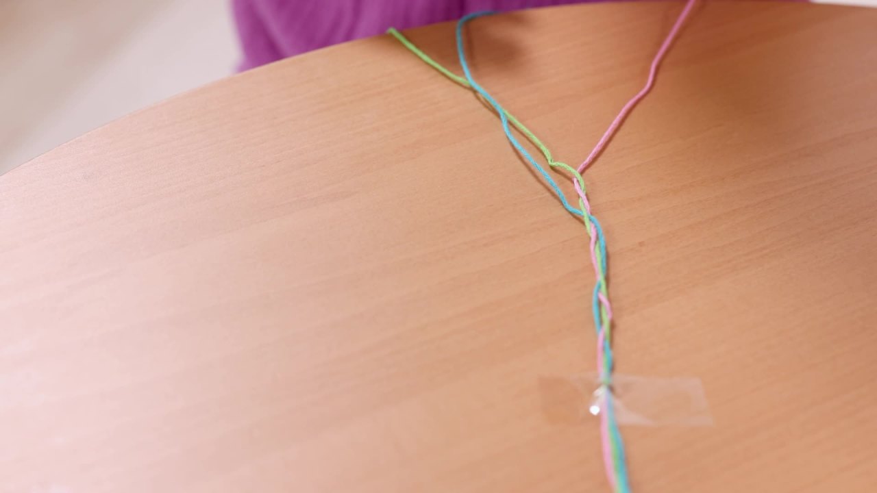 thumbnail video image 2 of Melissa & Doug On the Go Friendship Bracelet Craft Set (Makes 10+ Bracelets), 2 of 10