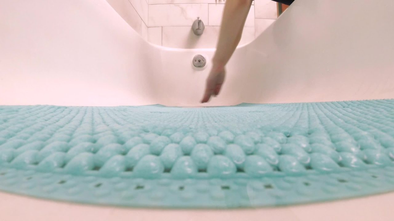thumbnail video image 2 of Duck Brand 17" x 36" PVC Safety Grip Bathtub Mat with Suction Cups, Gray, 2 of 12