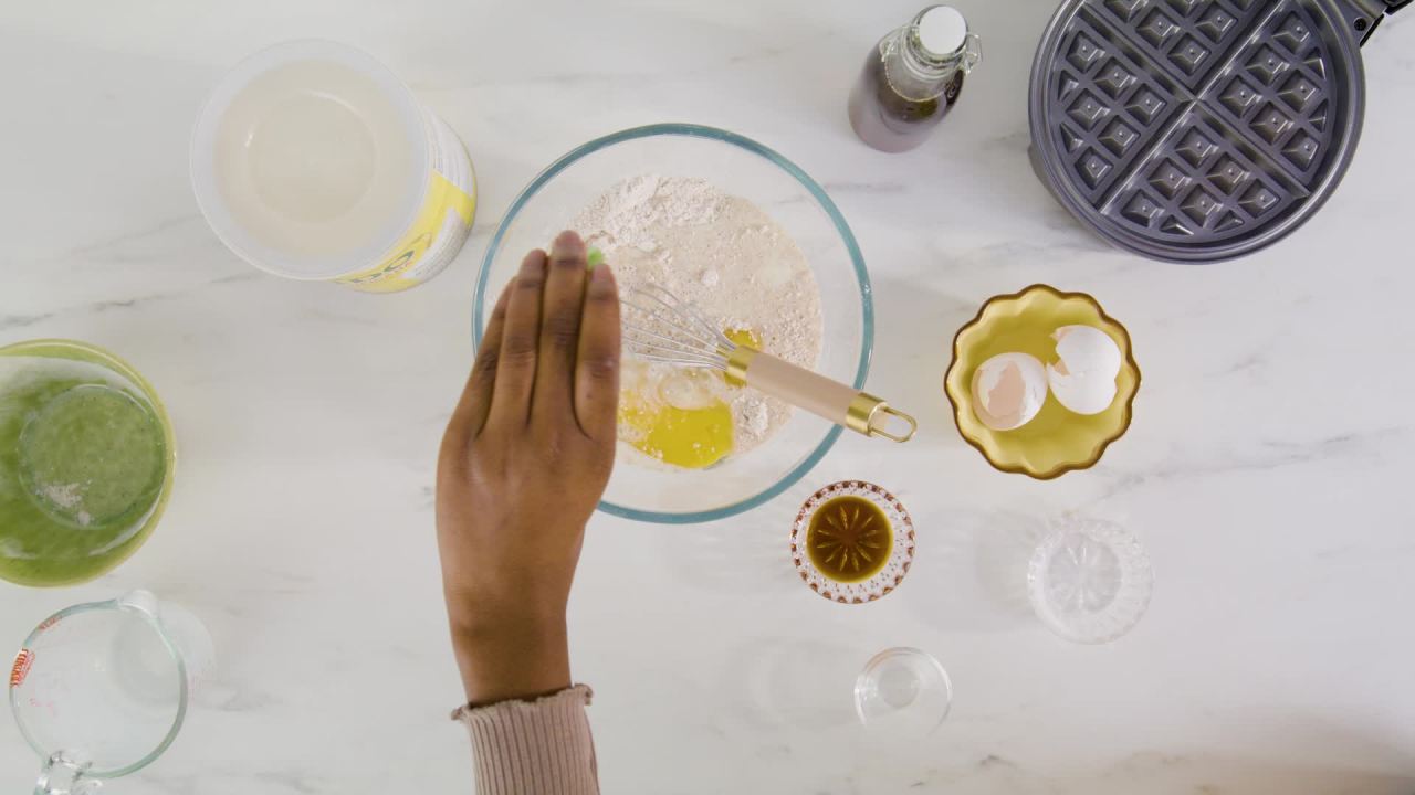 thumbnail video image 2 of Nido Fortificada Dry Whole Milk Powder, 1.76 lb Canister, 2 of 19