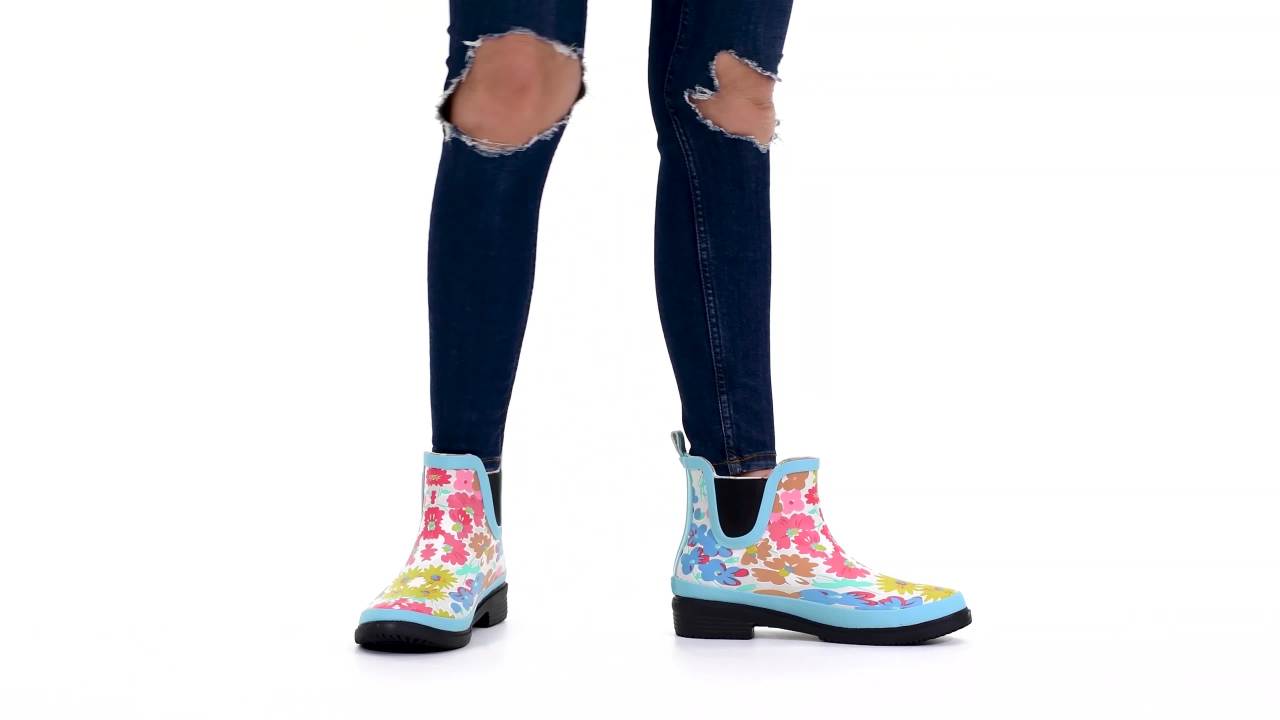 thumbnail video image 2 of Journee Womens Tekoa Block Heel Cold Weather Booties, 2 of 9