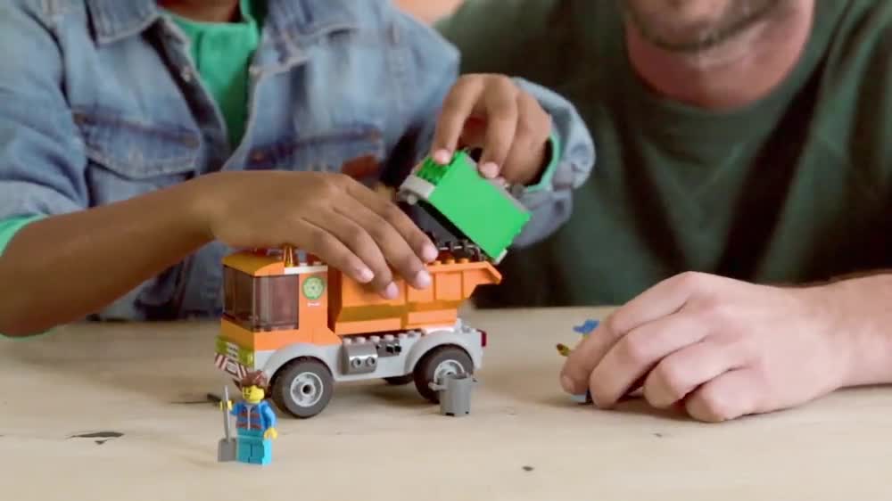 thumbnail video image 2 of LEGO City Great Vehicles Garbage Truck 60220, 2 of 8