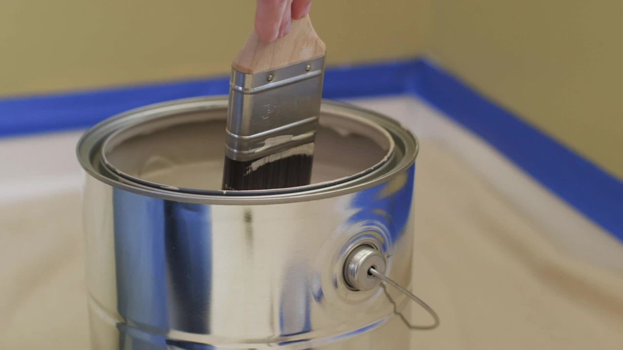 thumbnail video image 2 of Duck Clean Release 0.94 In. X 60 Yd. Blue Painter's Tape, 3-pack, 2 of 11