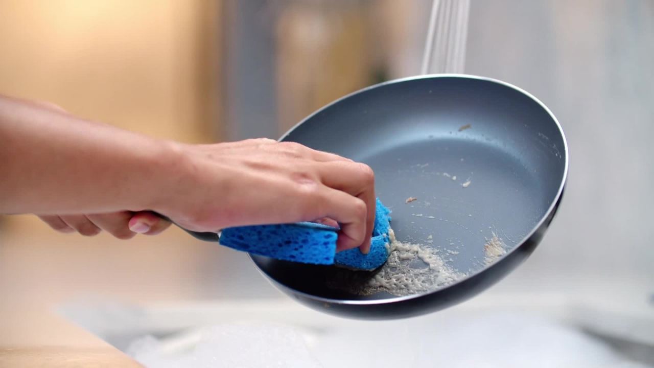 thumbnail video image 2 of Scotch-Brite Non-Scratch, Zero Scratch Scrub Sponge, 3 Sponges, 2 of 14