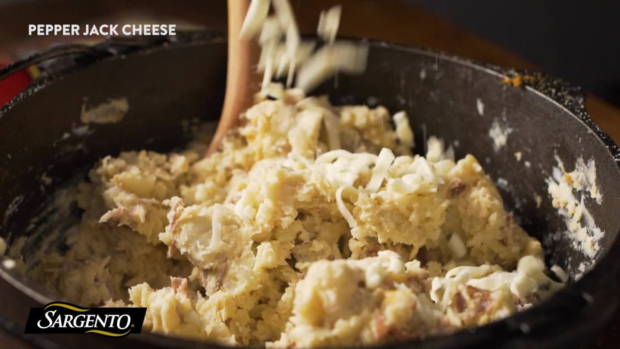 thumbnail video image 2 of Sargento® Shredded 4 State Cheddar® Natural Cheese, 7.5 oz., 2 of 9