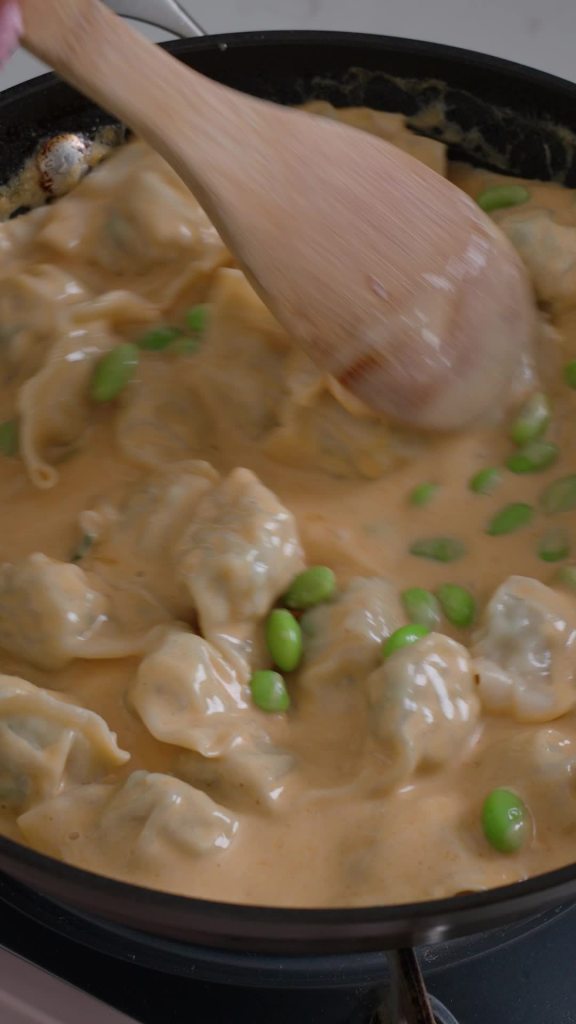 thumbnail video image 2 of Bibigo Frozen Mini Wontons Chicken & Vegetable Dumplings, 24.0 oz, 2 of 11