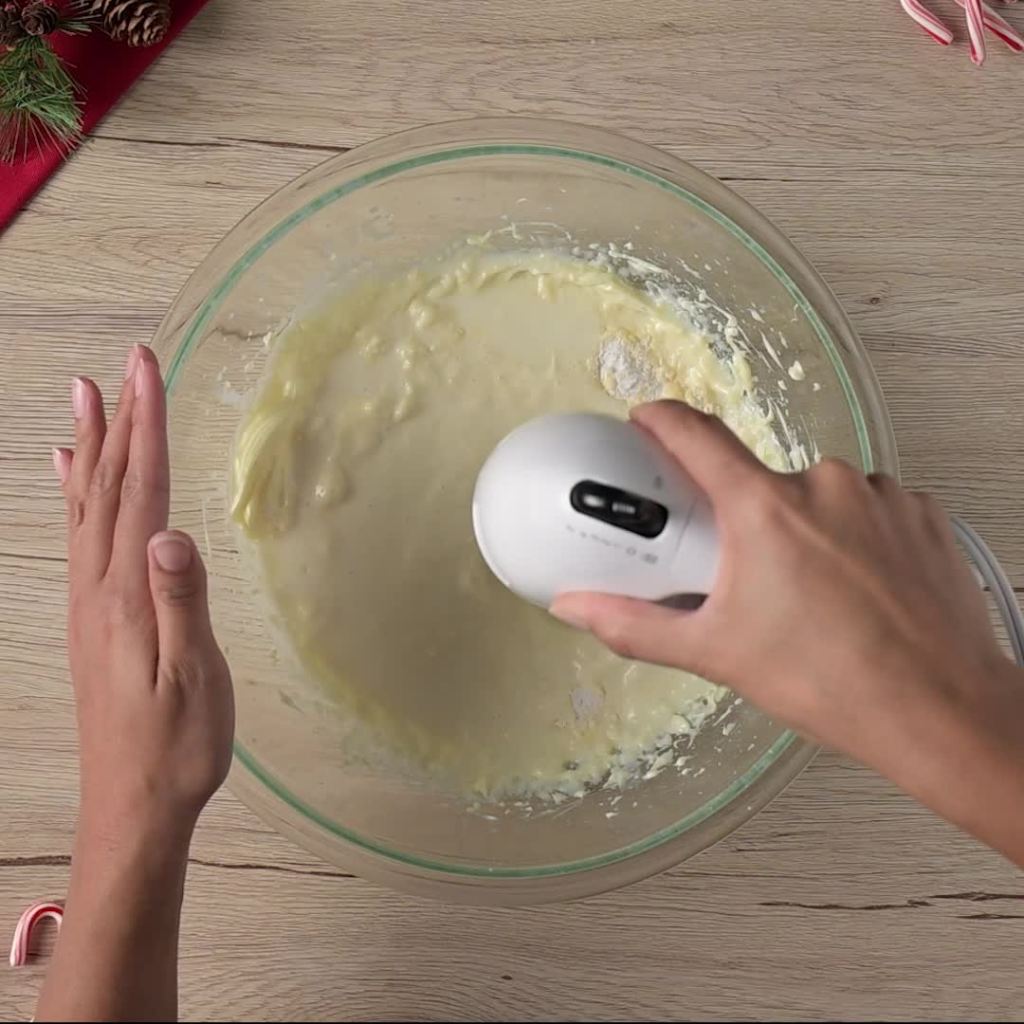 thumbnail video image 2 of Jell-O White Chocolate Instant Pudding & Pie Filling Mix, 3.3 oz Box, 2 of 15