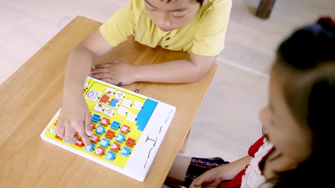 thumbnail video image 2 of Melissa & Doug Flip to Win Hangman Travel Game - White Board, Dry-Erase Marker, 2 of 10