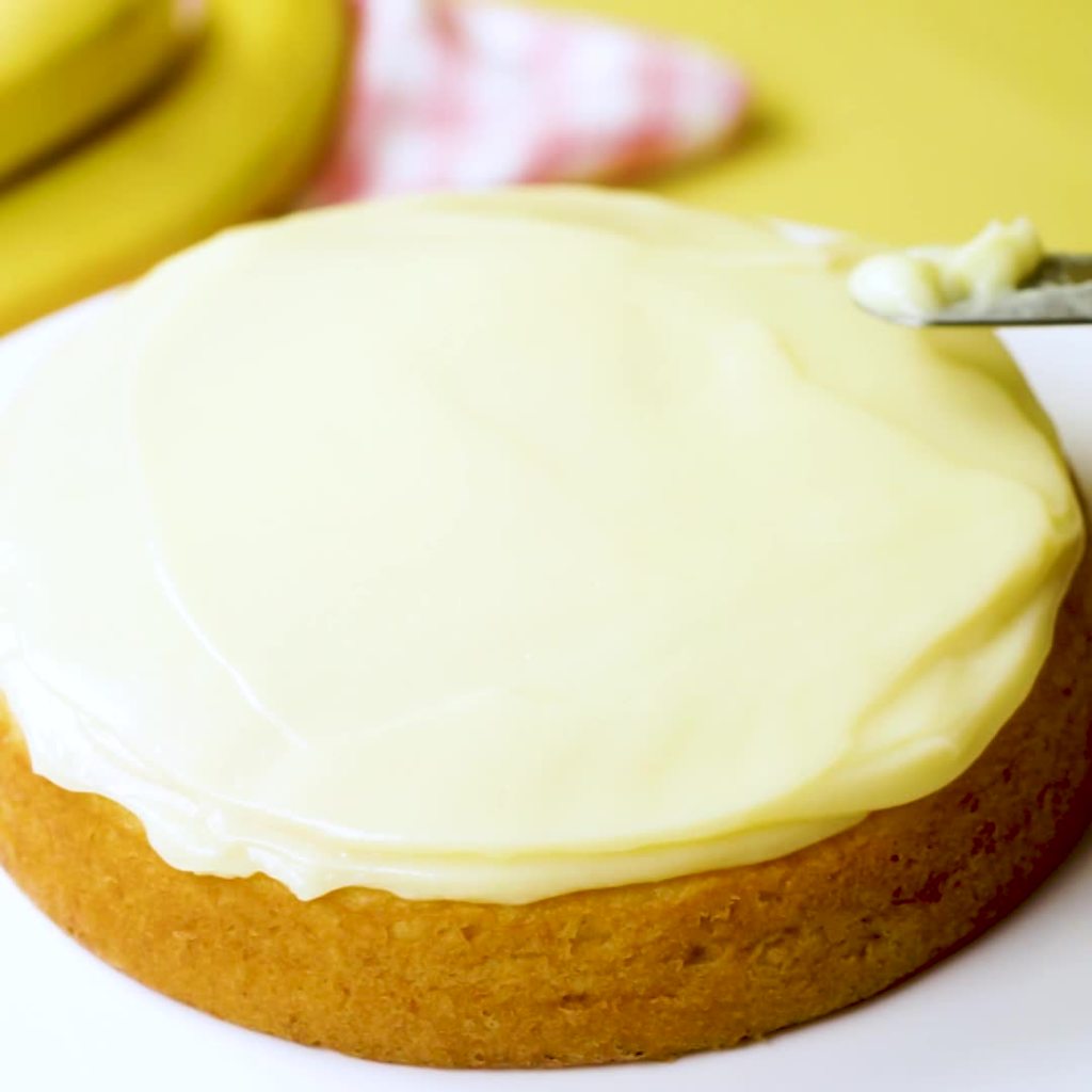 thumbnail video image 2 of Duncan Hines Signature Perfectly Moist Banana Supreme Flavored Banana Cake Mix, 15.25 oz, 2 of 9