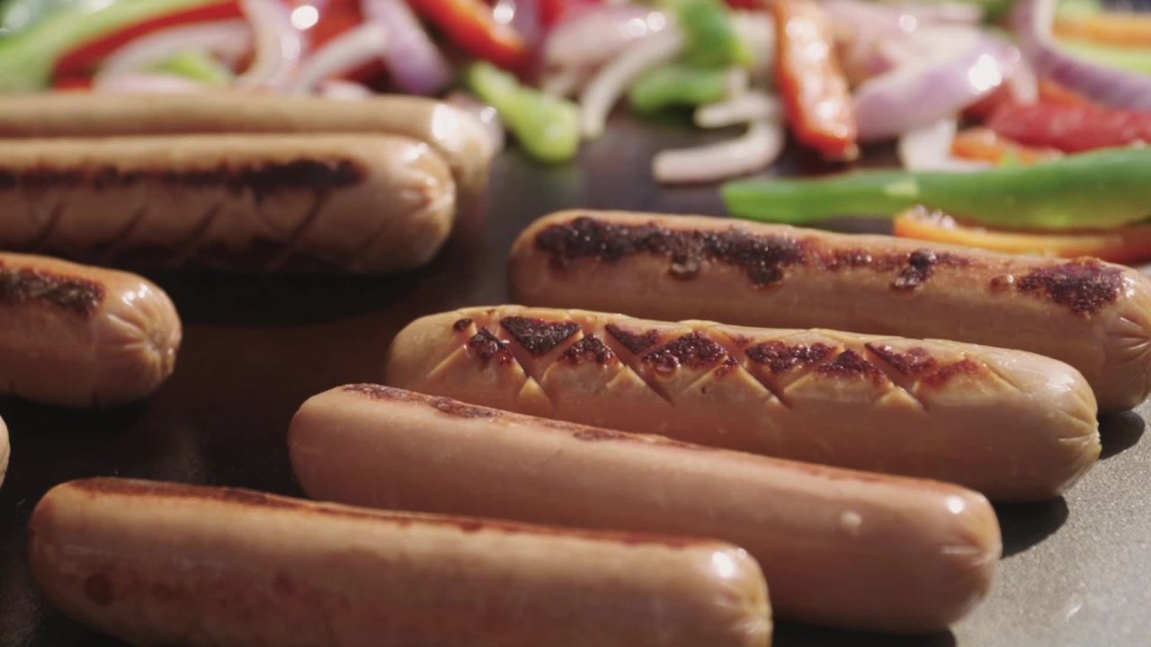 thumbnail video image 2 of Blackstone Adventure Ready 22" Propane Griddle Gift Set in Outback Tan, 2 of 17