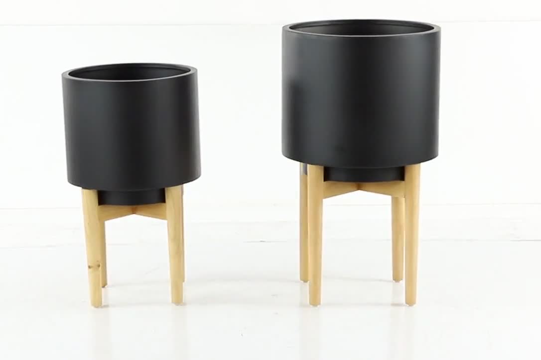 thumbnail video image 2 of CosmoLiving by Cosmopolitan Black Metal Planter (2 Count), 2 of 9