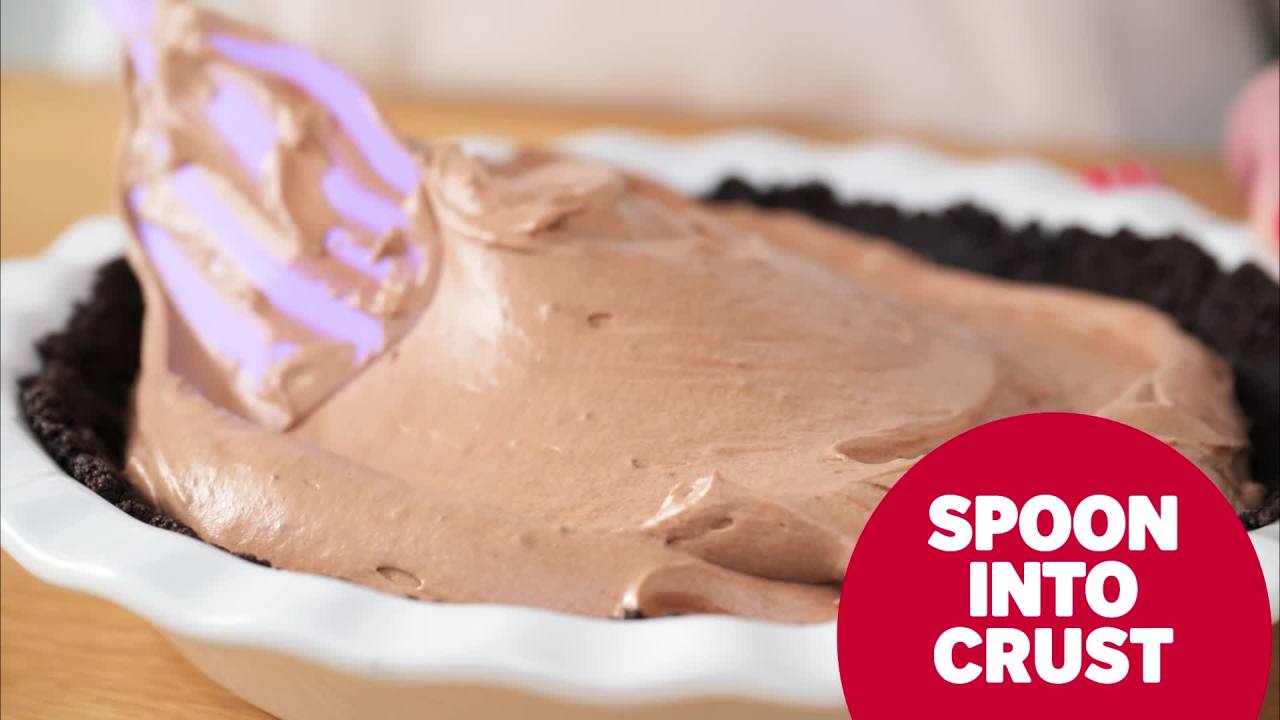 thumbnail video image 2 of Jell-O Chocolate Instant Pudding Mix & Pie Filling, 3.9 oz. Box, 2 of 18