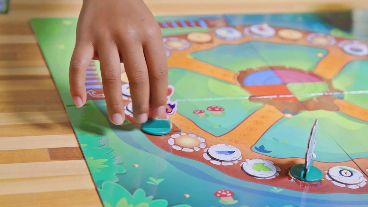 thumbnail video image 2 of Goliath Peek-A-Hoot Game, 2 of 7