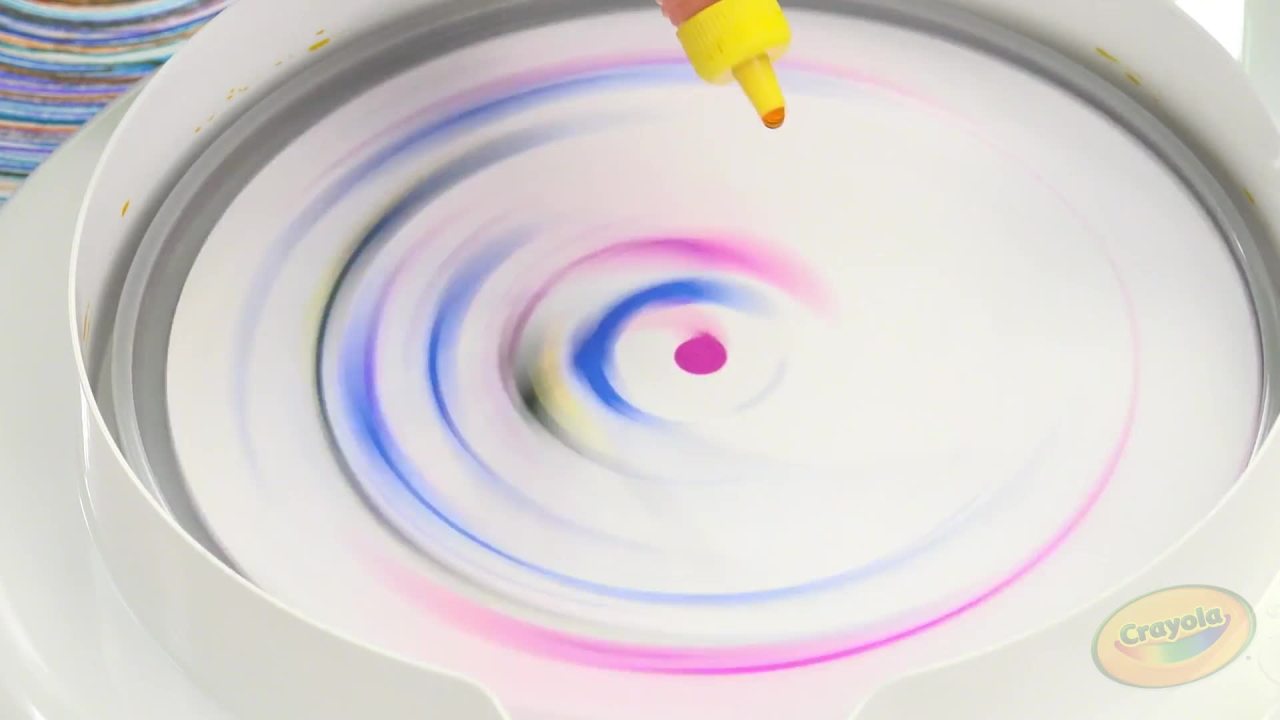 thumbnail video image 2 of Crayola Spin & Spiral Art Station, Art Set, Creative Toys, Gifts, Beginner Unisex Child, 2 of 10