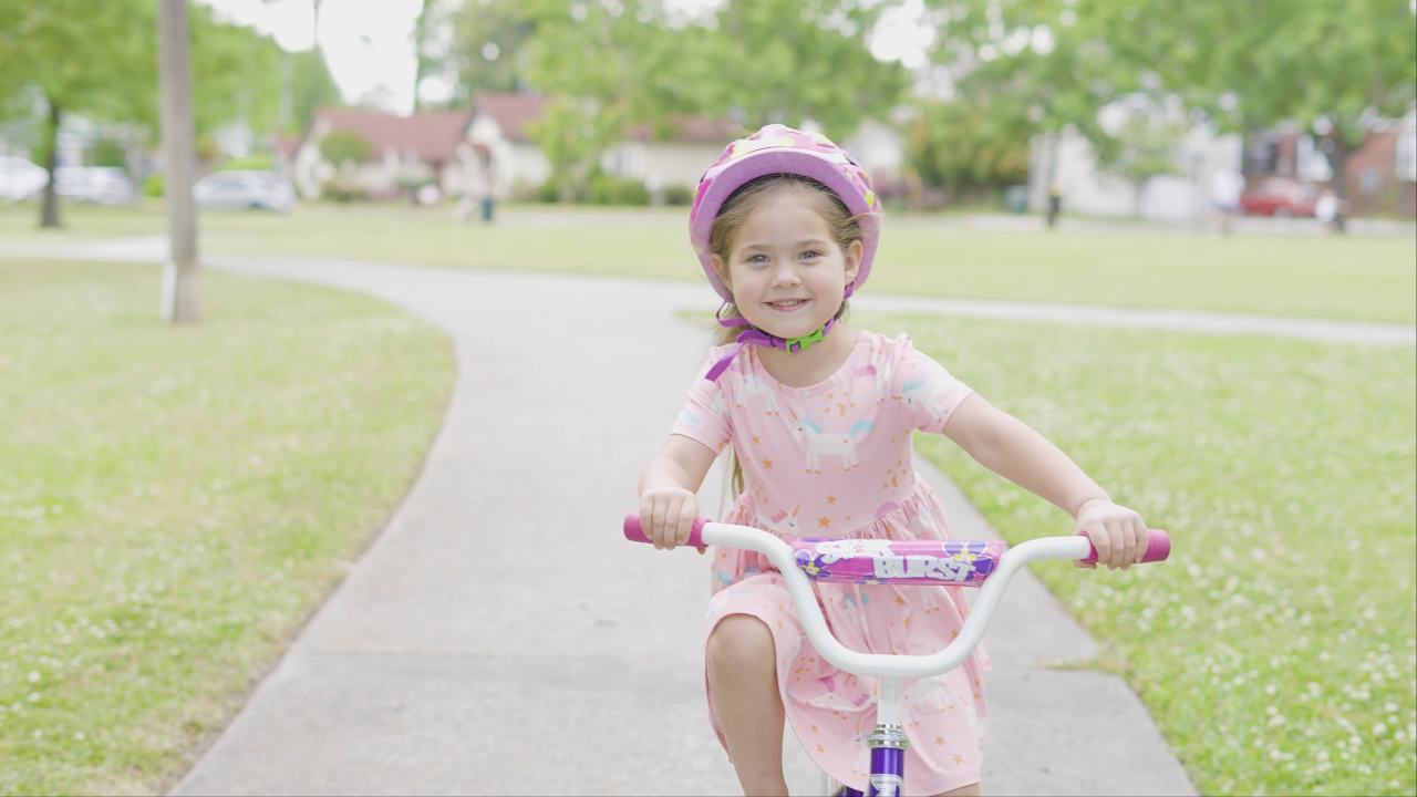 thumbnail video image 2 of Dynacraft Magna Star Burst 16-Inch BMX Bike For Age 5-7 Years, 2 of 11