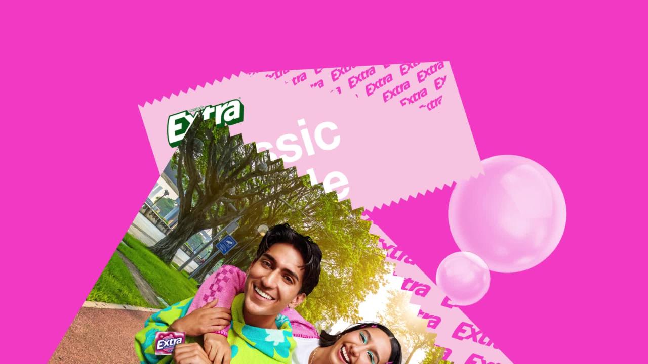 thumbnail video image 2 of Extra Classic Bubble Sugar Free Chewing Gum - 15 Ct (3 pack), 2 of 13