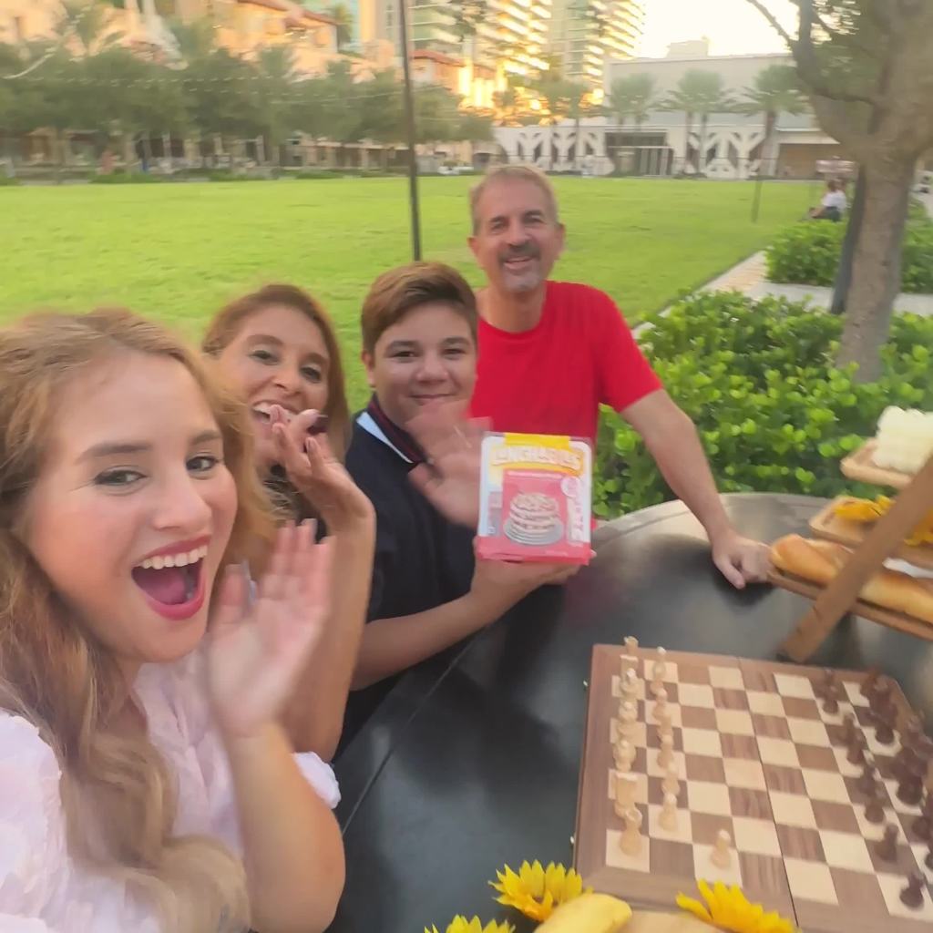 thumbnail video image 2 of Lunchables Extra Cheesy Pizza with Capri Sun Pacific Cooler & Airheads White Mystery Fun Pack, 4.6 oz & 6 fl oz Package, 2 of 15