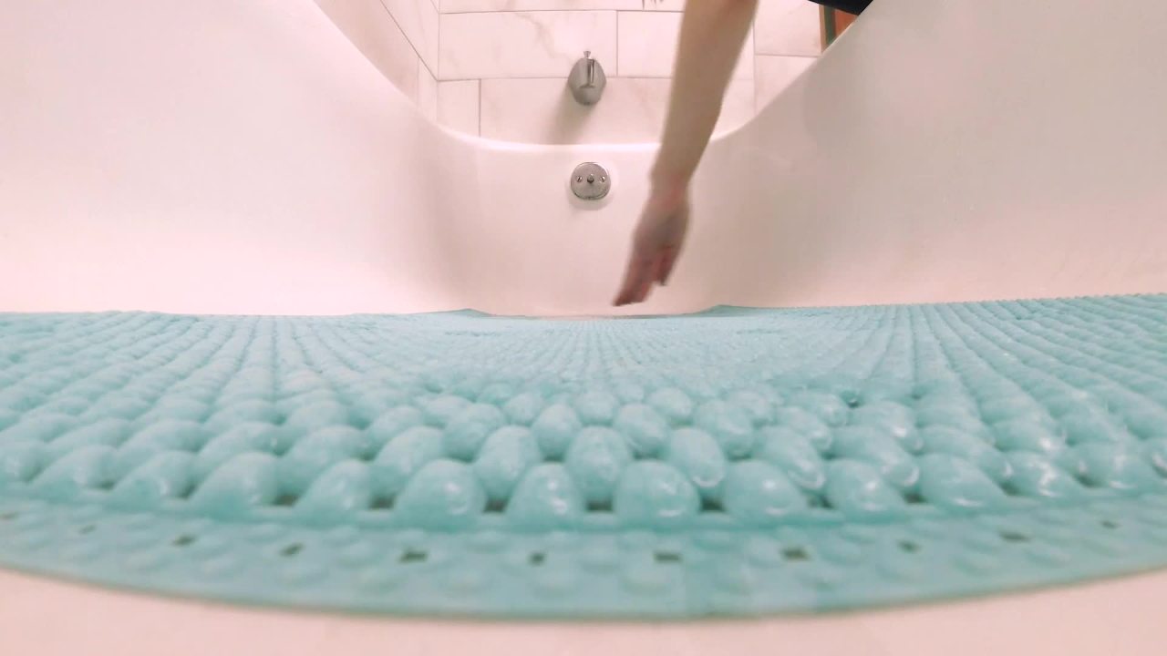thumbnail video image 2 of Clorox 17" x 36" Cushioned Foam Bathtub Mat with Suction Cups, White, 2 of 11