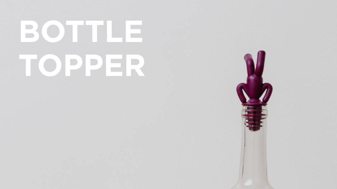 thumbnail video image 2 of Umbra Buddy Over The Door 4 Hook, 2 of 3