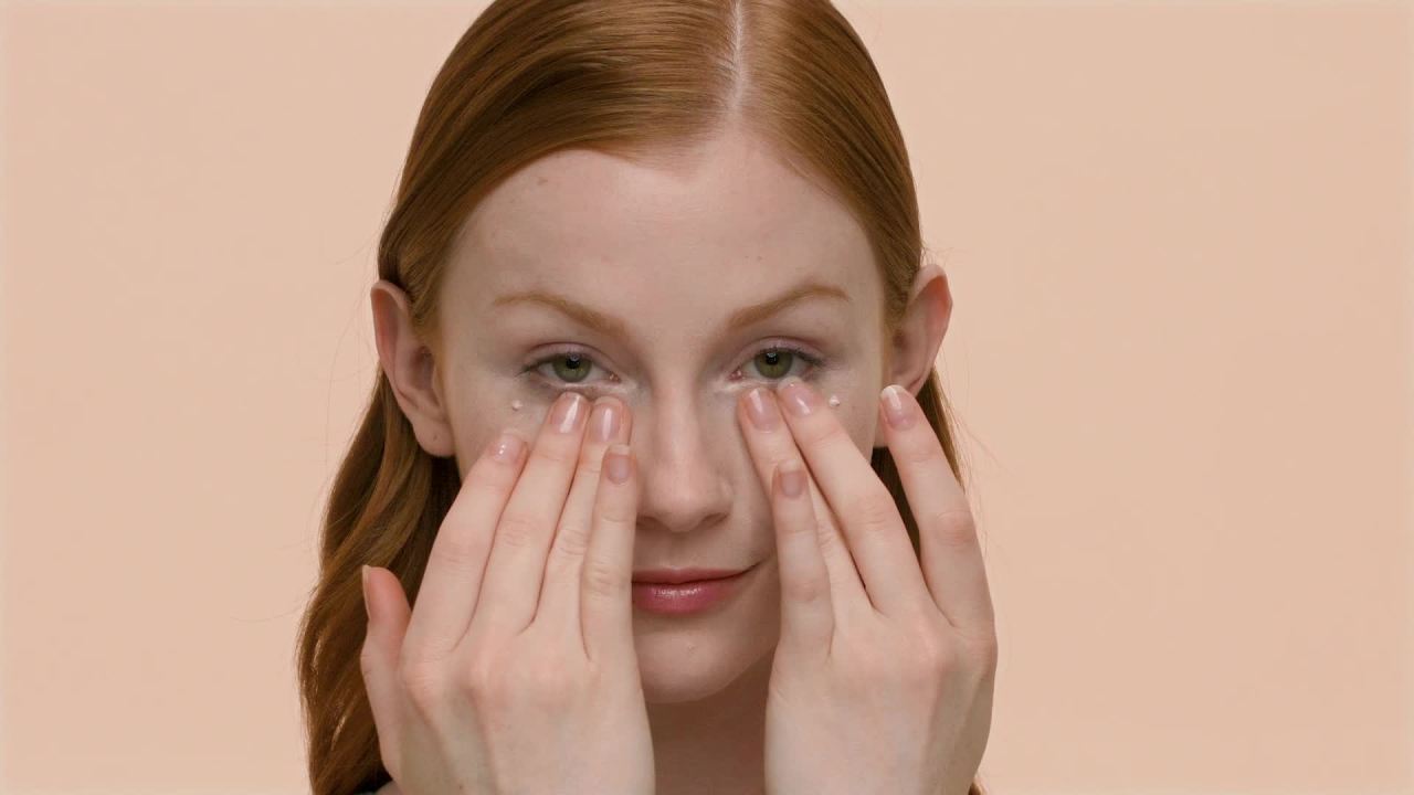 thumbnail video image 2 of Physicians Formula Rosé All Day To Night Eye Cream, Eye Cream, 2 of 6